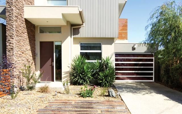 MultiView Aluminum & Glass in White